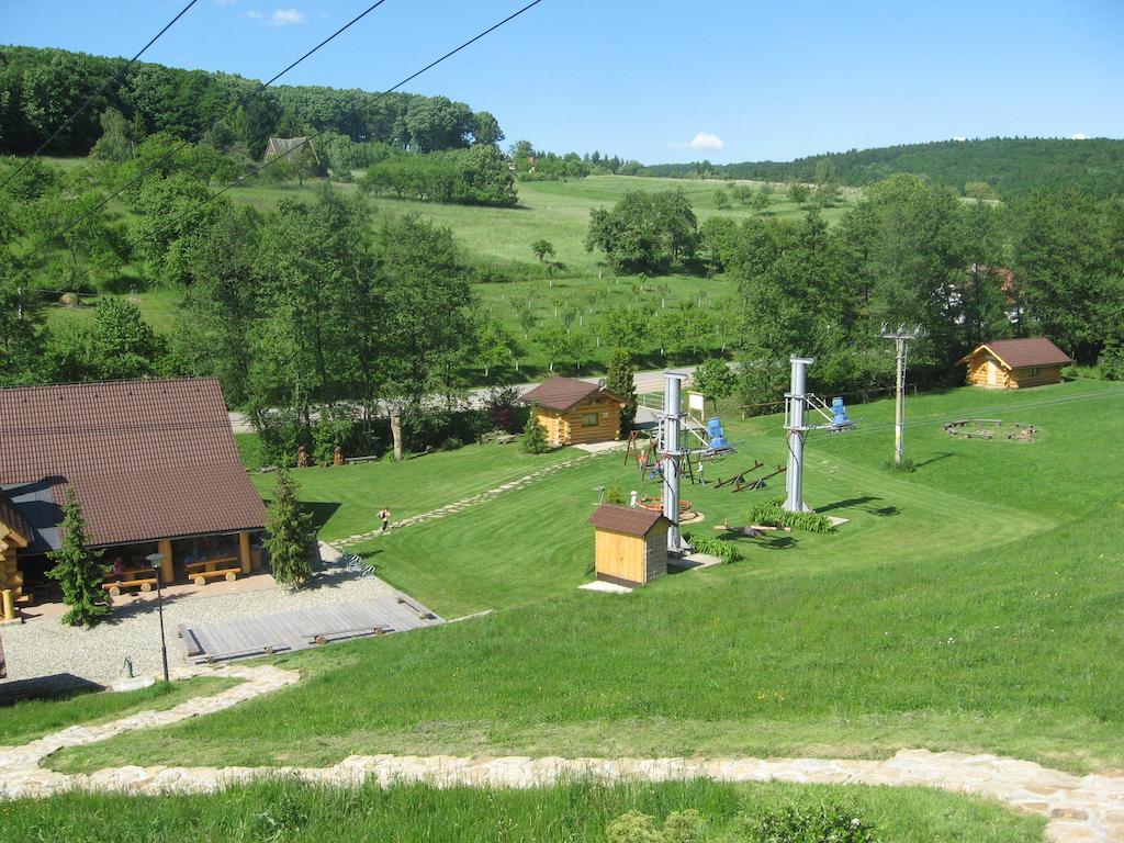Penzion Malovany Osvetimany Buitenkant foto