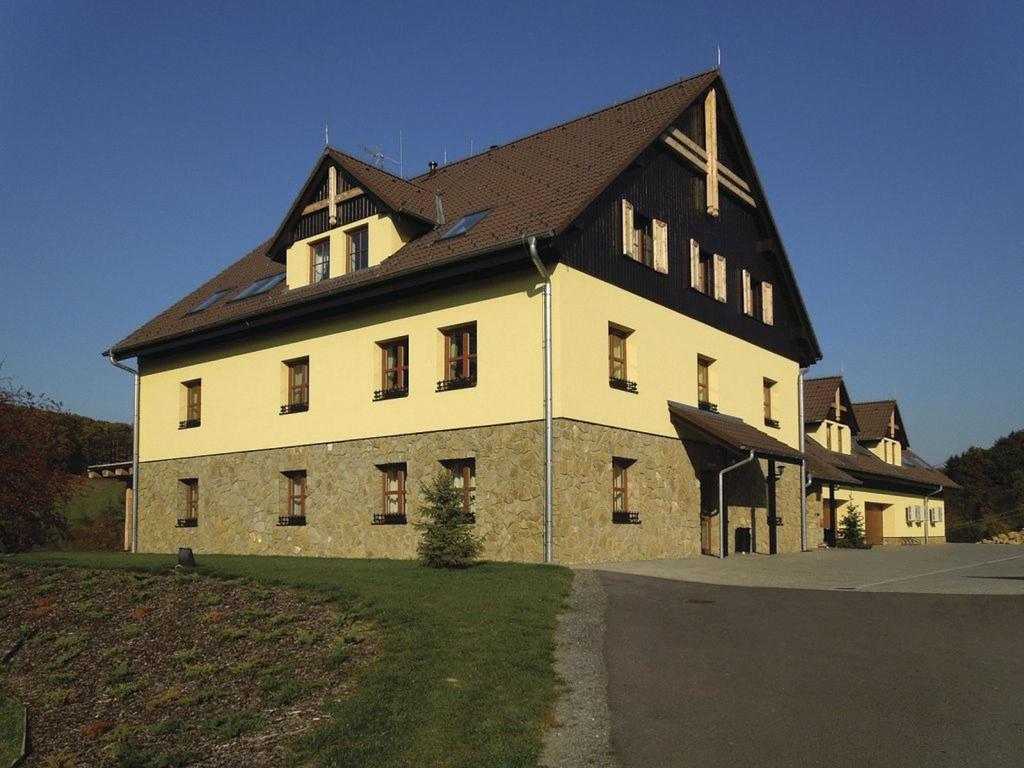 Penzion Malovany Osvetimany Buitenkant foto